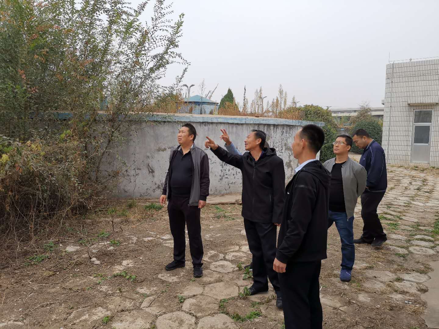 公司總經理王建人在供水、污水生產一線開展風險隱患排查 (1).jpg