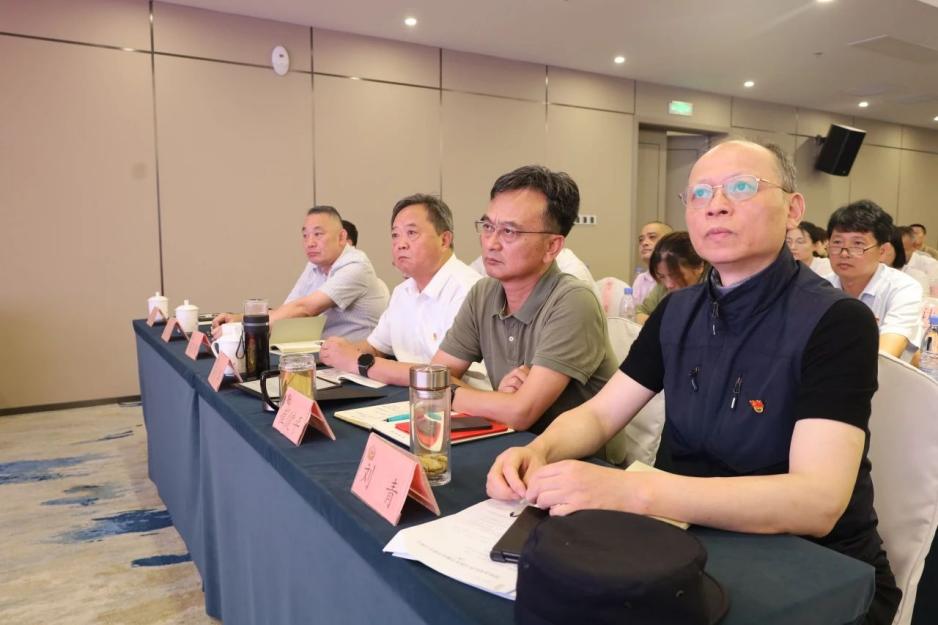 C:/Users/admin/Desktop/凝心聚力謀發(fā)展 同心奮斗譜新篇——南京市公安局國(guó)資辦黨總支、南京市保安服務(wù)有限公司黨支部聯(lián)合舉辦專題黨課/3.jpg3