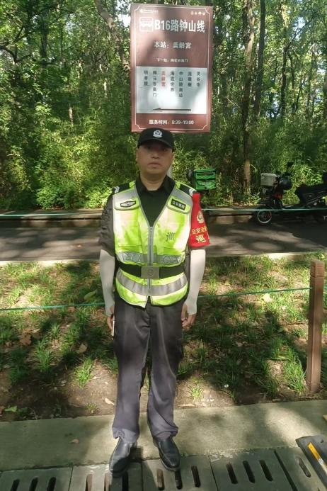 C:/Users/Administrator/Desktop/臺風“貝碧嘉”來襲，南京保安積極應對，“守”護萬家團圓！/1.jpg1