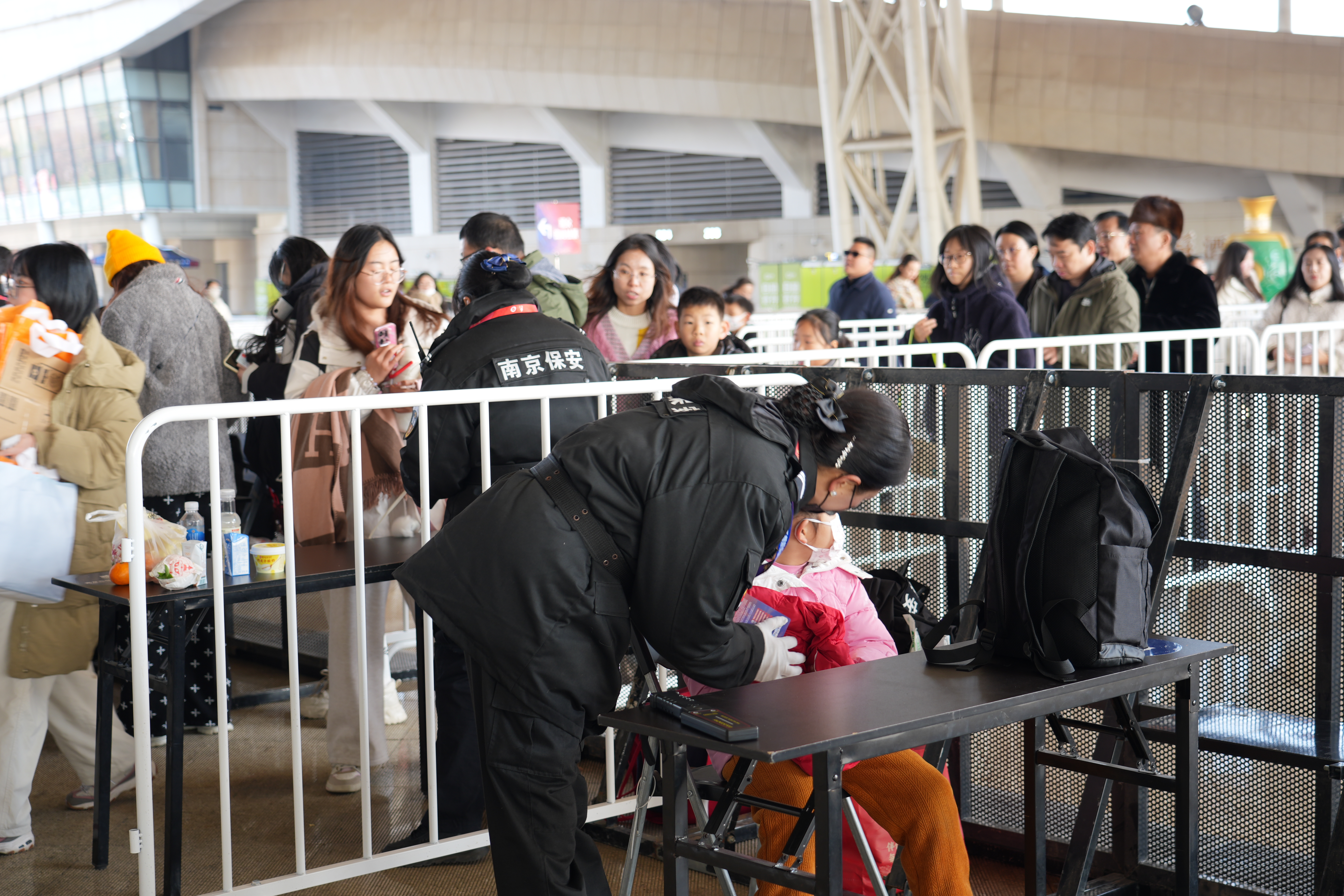 E:/25.12.10后 上傳網(wǎng)站留存/“安保鐵軍、硬核保障”2025系列報道四十一——乒超巔峰對決耀金陵 南京市保硬核護(hù)航筑平安/DSC06736.JPGDSC06736